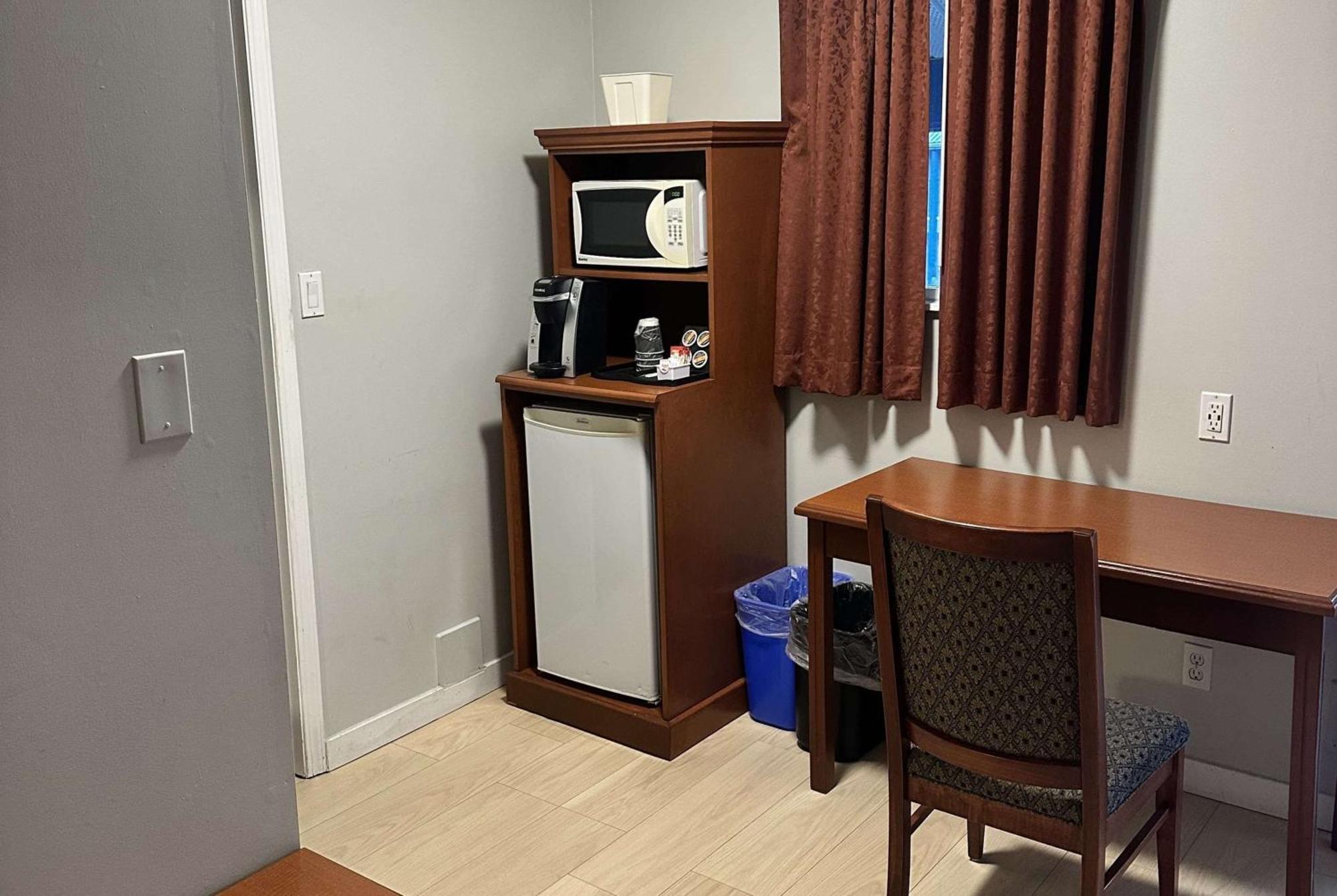 Travelodge By Wyndham Hotel Langley